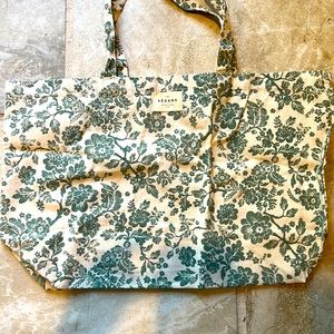 Sezane Italia Totebag - 100% GOTS-Certified Organic Cotton.  Beautiful print.